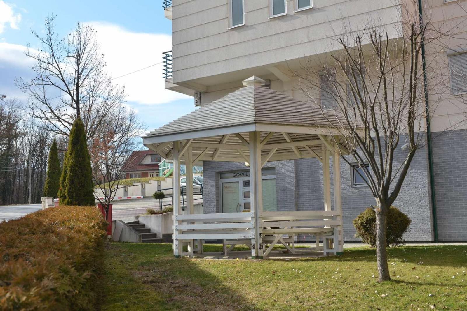 Studio Apartman Zvezdana Noc Vrnjacka Banja Bagian luar foto